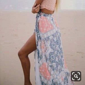 Maxi skirt with slit